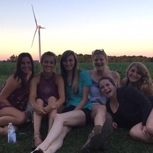 Meet your Posher, Olivia